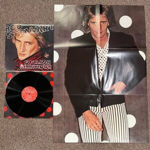 Rod Stewart–Foolish Behaviour-Vinyl Record Album. ORIGINAL POSTER INCLUDED EX-NM